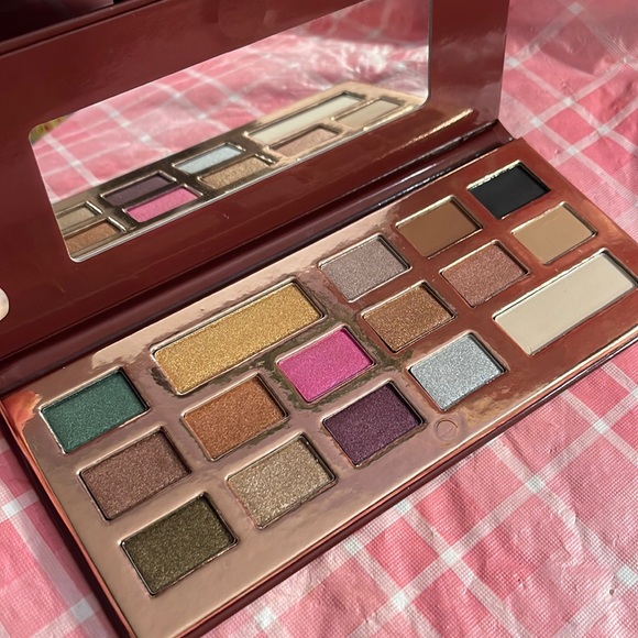 🎈SALE🎈🎀#32.MAKEUP BUNDLE🎀 - Picture 3 of 13